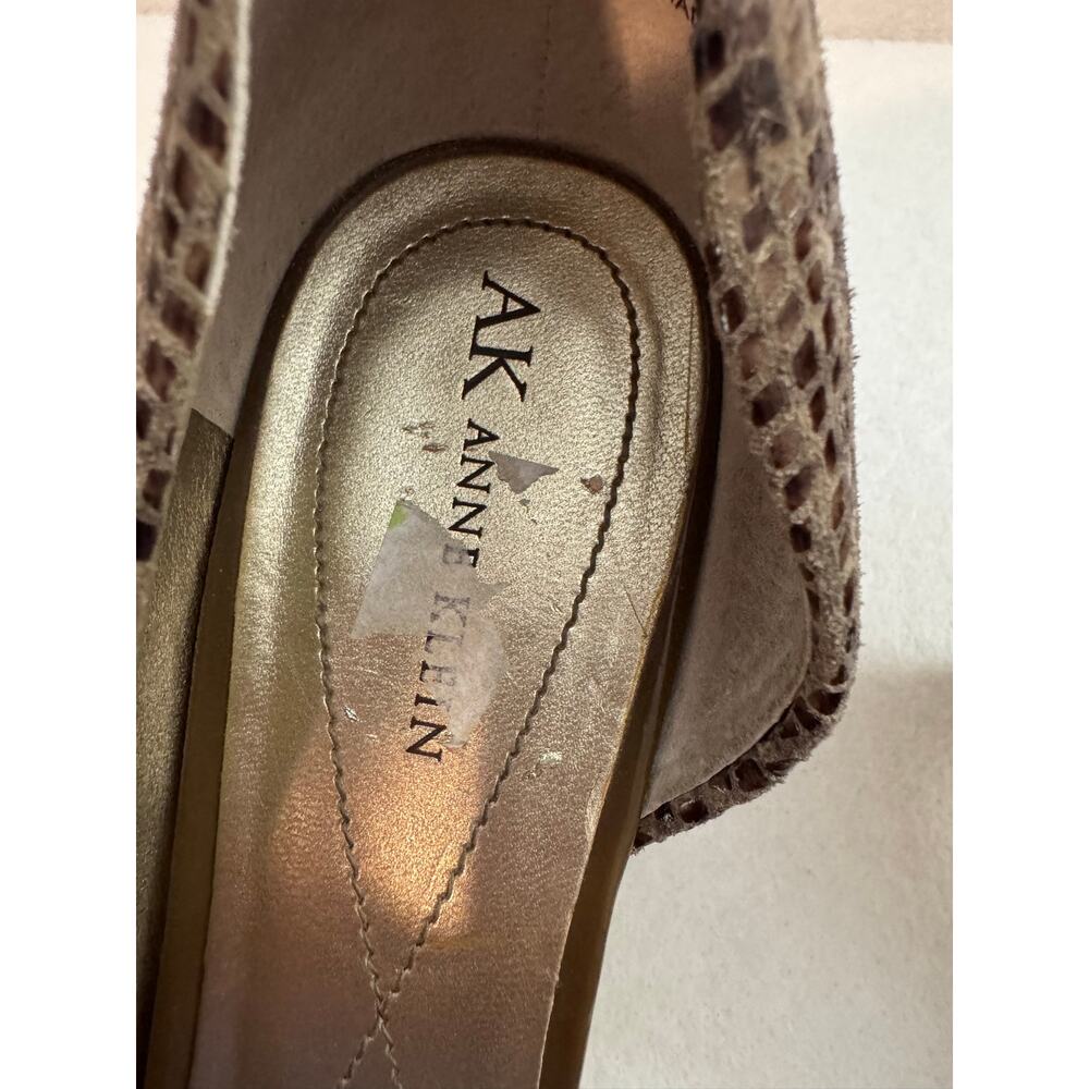 Anne Klein Roselyn 3” Heels Pumps Tan Brown Leather Snakeskin Buckle Peep Toe 9M - Picture 5 of 11